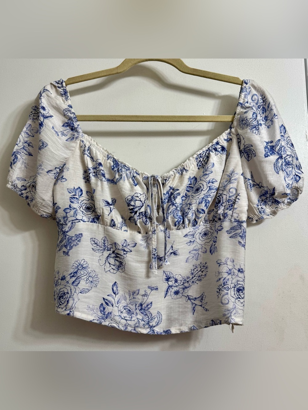 Love Tree Floral Toile Crop Top M